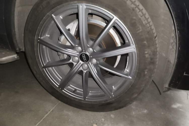 Used Audi Q5L 2022 40T Luxury Dynamic Model Right Front Wheel Hub