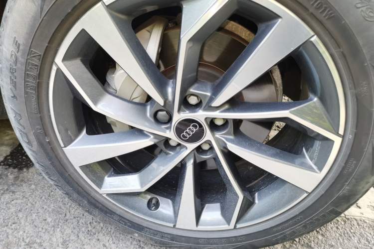 Used Audi Q5L 2022 40T Luxury Dynamic Model Right Front Wheel Hub