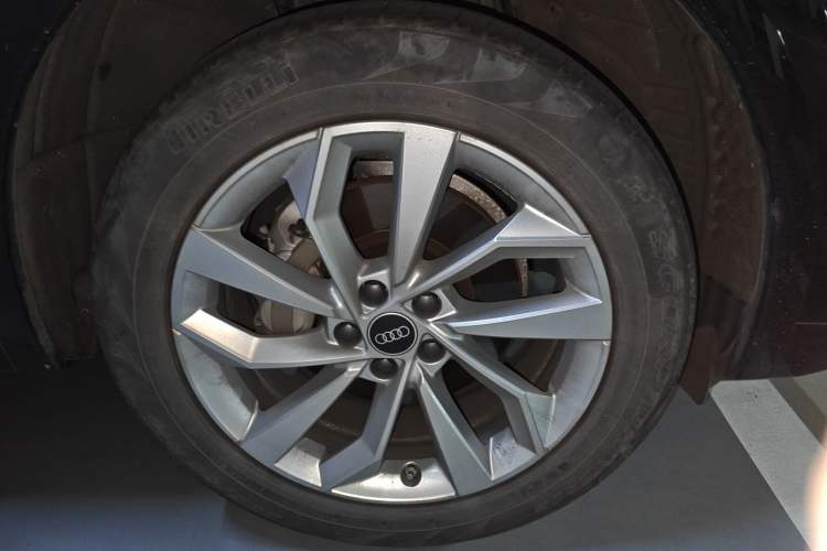 Used Audi Q5L 2022 40T Luxury Dynamic Model Right Front Wheel Hub