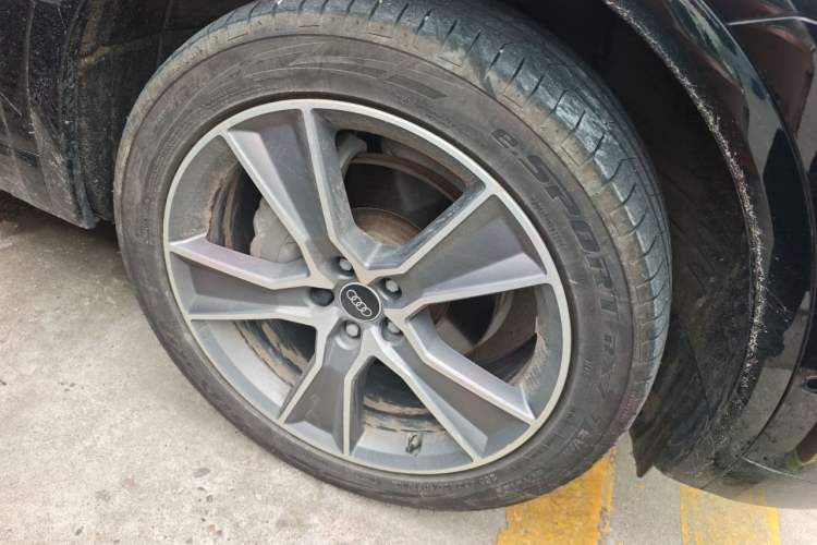 Used Audi Q5L 2022 45T Luxury Dynamic Model Right Front Wheel Hub