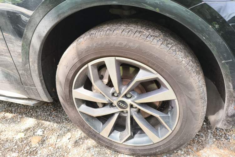 Used Audi Q5L 2022 40T Luxury Elegant Model Right Front Wheel Hub