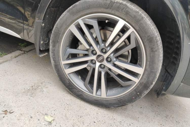 Used Audi Q5L 2022 40T Luxury Elegant Model Right Front Wheel Hub