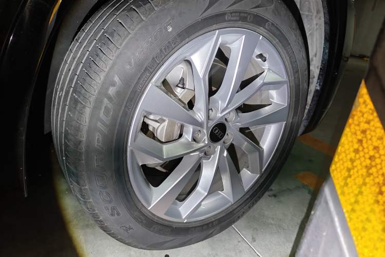 Used Audi Q5L 2022 40T Luxury Dynamic Model Right Front Wheel Hub