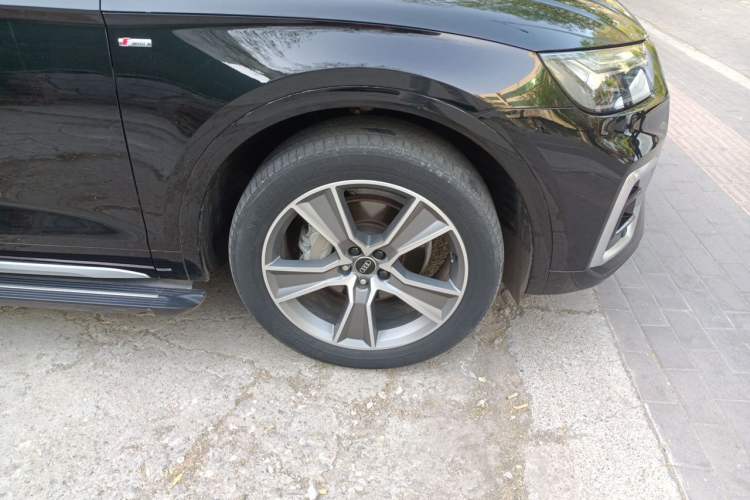 Used Audi Q5L 2022 40T Fashionable and Dynamic Model Right Front Wheel Hub