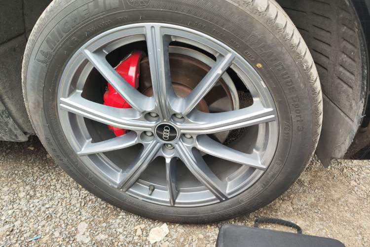 Used Audi Q5L 2022 Updated 40T Luxury Dynamic Edition Right Front Wheel Hub