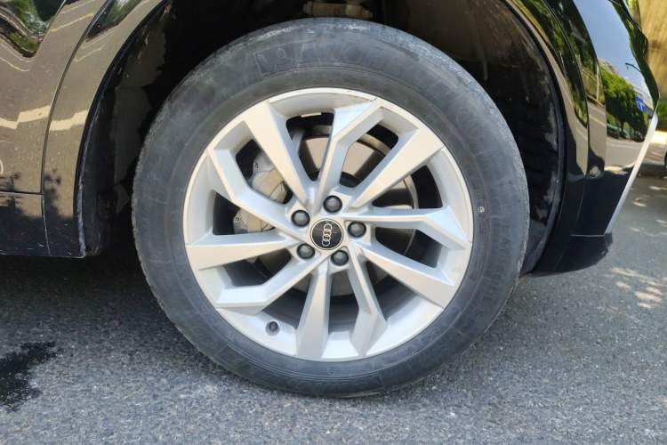 Used Audi Q5L 2022 40T Luxury Dynamic Model Right Front Wheel Hub
