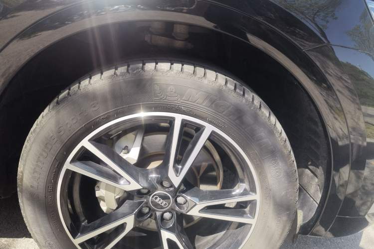Used Audi Q5L 2022 40T Fashionable and Dynamic Model Right Front Wheel Hub