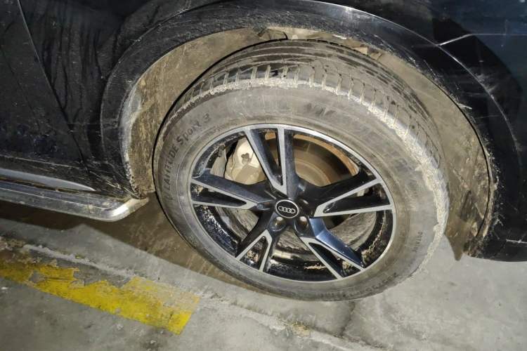 Used Audi Q5L 2022 40T Fashionable and Dynamic Model Right Front Wheel Hub