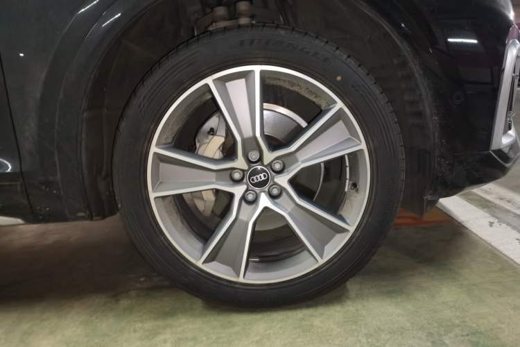Used Audi Q5L 2022 45T Luxury Dynamic Model Right Front Wheel Hub