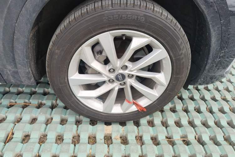 Used Audi Q5L 2022 40T Luxury Dynamic Model Right Front Wheel Hub