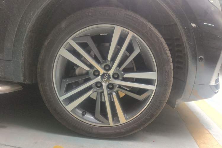Used Audi Q5L 2022 40T Luxury Dynamic Model Right Front Wheel Hub