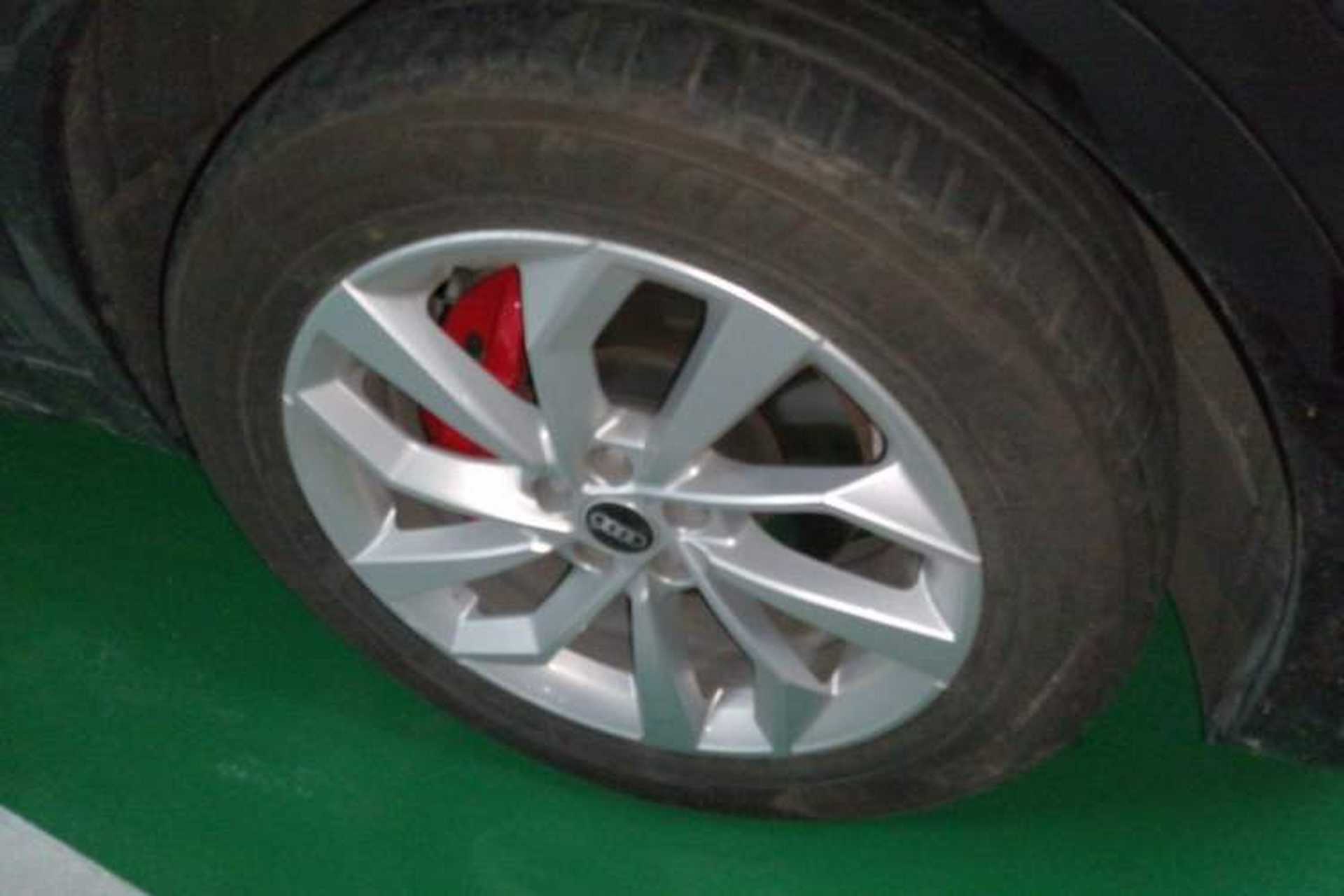 Used Audi Q5L 2022 Updated Version 40T Luxury Elegant Edition Right Front Wheel Hub