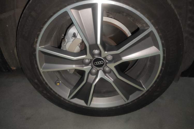Used Audi Q5L 2022 45T Luxury Dynamic Model Right Front Wheel Hub
