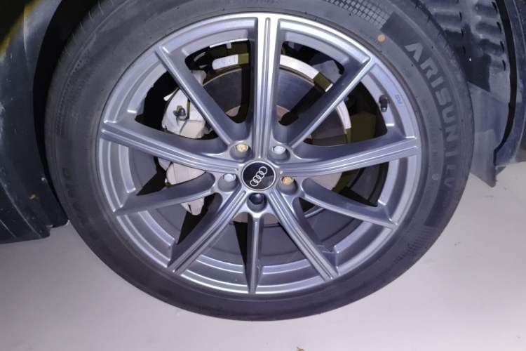 Used Audi Q5L 2022 40T Luxury Dynamic Model Right Front Wheel Hub