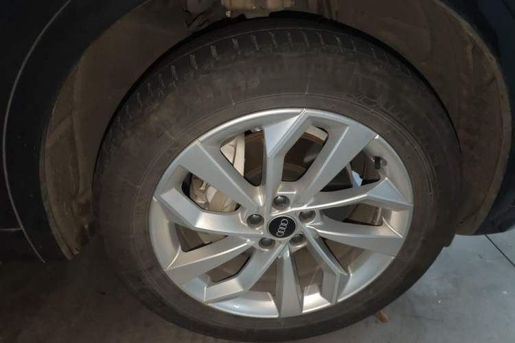 Used Audi Q5L 2022 40T Luxury Dynamic Model Right Front Wheel Hub
