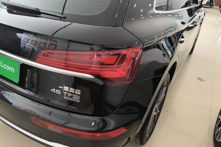 Used Audi Q5L 2022 45T Luxury Dynamic Model Right Rear Taillight