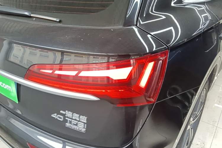 Used Audi Q5L 2022 40T Luxury Dynamic Model Right Rear Taillight