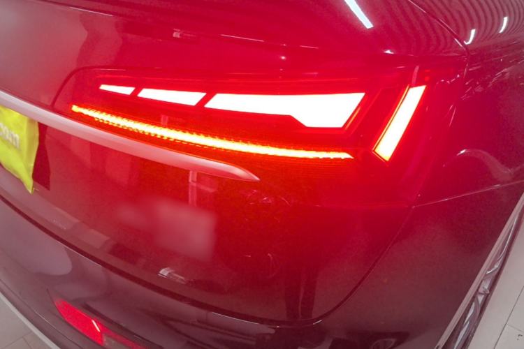 Used Audi Q5L 2022 Updated 40T Luxury Dynamic Edition Right Rear Taillight