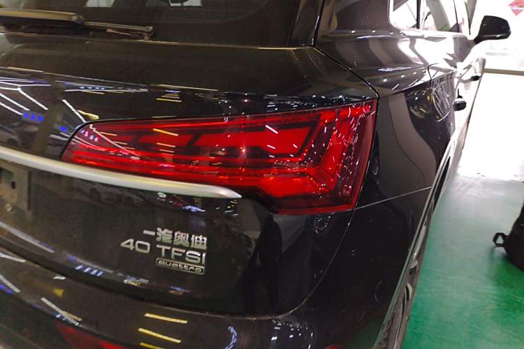 Used Audi Q5L 2022 Updated Version 40T Luxury Elegant Edition Right Rear Taillight
