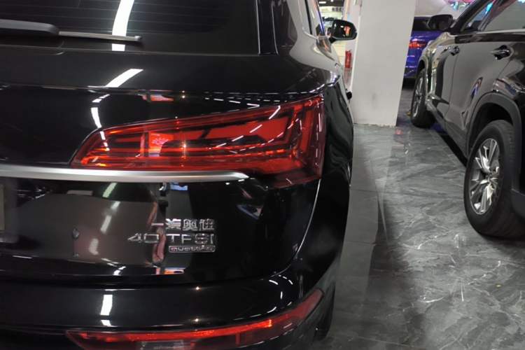 Used Audi Q5L 2022 40T Luxury Dynamic Model Right Rear Taillight