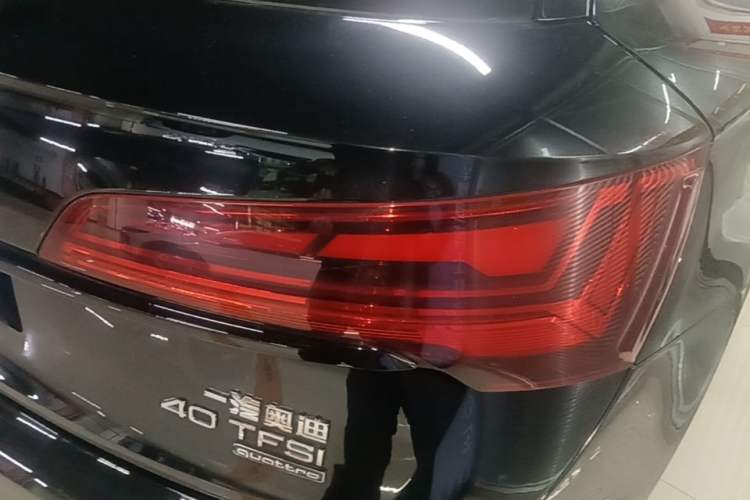 Used Audi Q5L 2022 40T Luxury Dynamic Model Right Rear Taillight