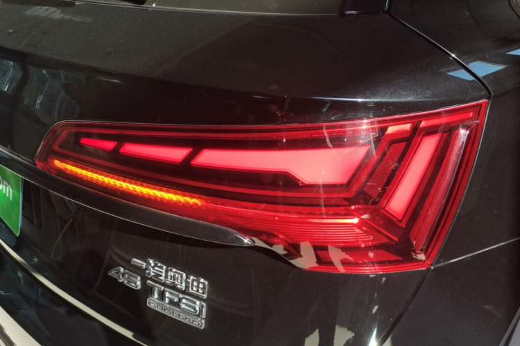 Used Audi Q5L 2022 Updated 45T Luxury Dynamic Version Right Rear Taillight