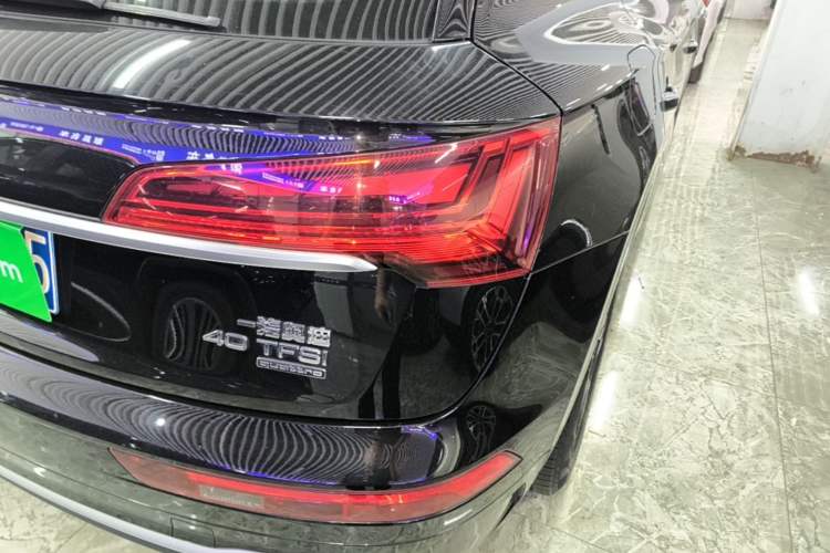 Used Audi Q5L 2022 40T Fashionable and Dynamic Model Right Rear Taillight