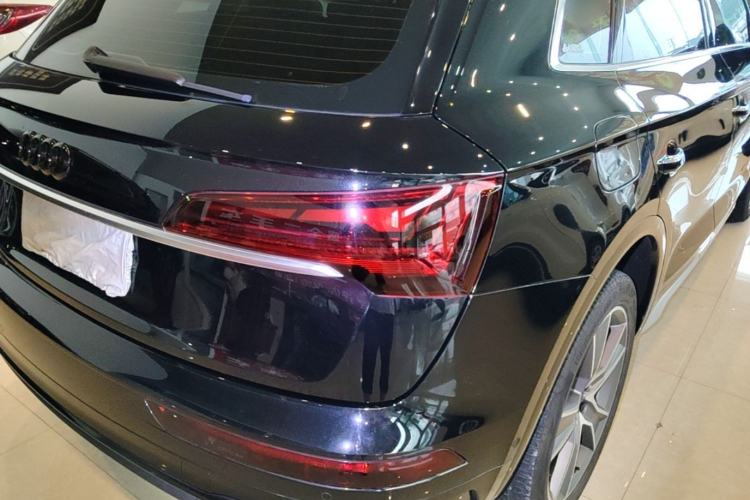 Used Audi Q5L 2022 Updated 45T Luxury Dynamic Version Right Rear Taillight