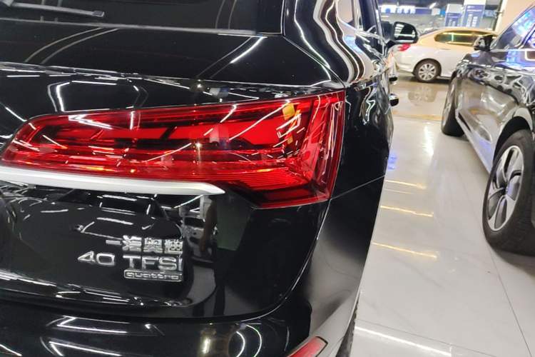 Used Audi Q5L 2022 Updated 40T Luxury Dynamic Edition Right Rear Taillight