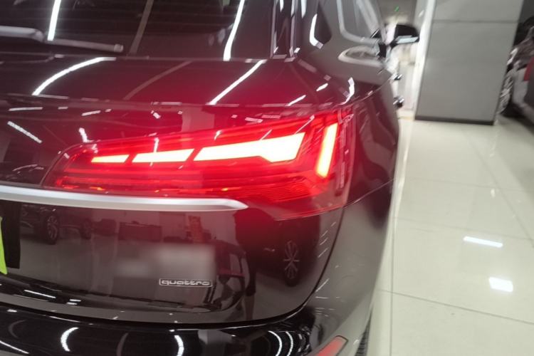 Used Audi Q5L 2022 Updated 45T Luxury Dynamic Version Right Rear Taillight