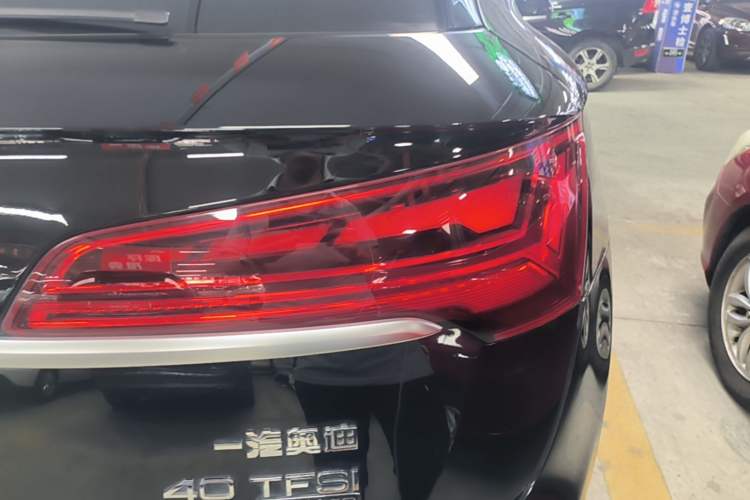Used Audi Q5L 2022 Updated 40T Luxury Dynamic Edition Right Rear Taillight