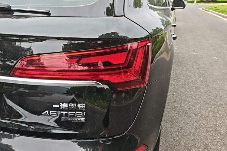 Used Audi Q5L 2022 Updated 45T Luxury Dynamic Version Right Rear Taillight