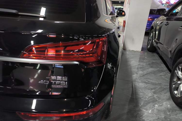 Used Audi Q5L 2022 40T Luxury Dynamic Model Right Rear Taillight