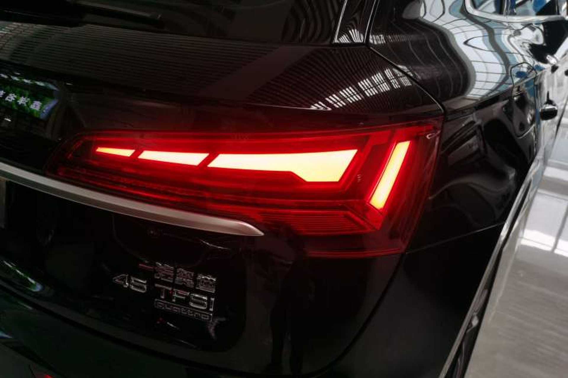 Used Audi Q5L 2022 Updated 45T Luxury Dynamic Version Right Rear Taillight