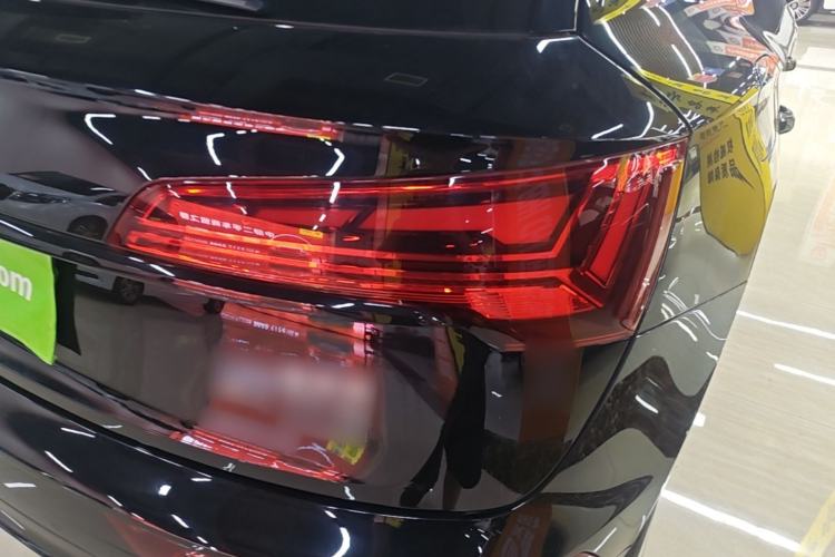 Used Audi Q5L 2022 40T Fashionable and Dynamic Model Right Rear Taillight