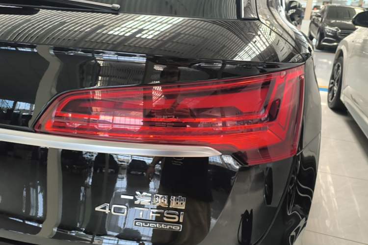 Used Audi Q5L 2022 40T Luxury Dynamic Model Right Rear Taillight
