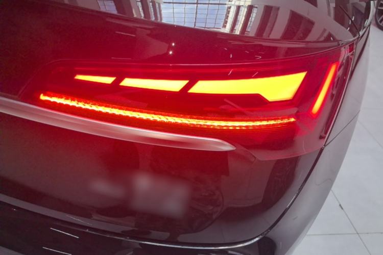 Used Audi Q5L 2022 40T Luxury Dynamic Model Right Rear Taillight