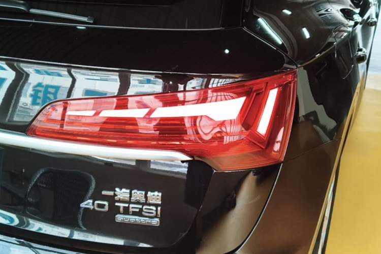 Used Audi Q5L 2022 Updated 40T Luxury Dynamic Edition Right Rear Taillight