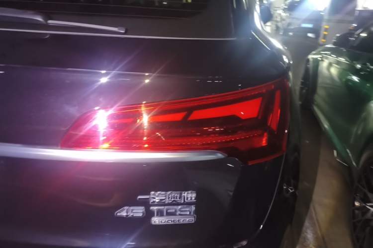 Used Audi Q5L 2022 Updated 45T Luxury Dynamic Version Right Rear Taillight