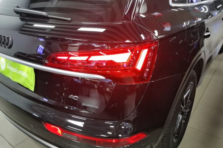 Used Audi Q5L 2022 40T Fashionable and Dynamic Model Right Rear Taillight