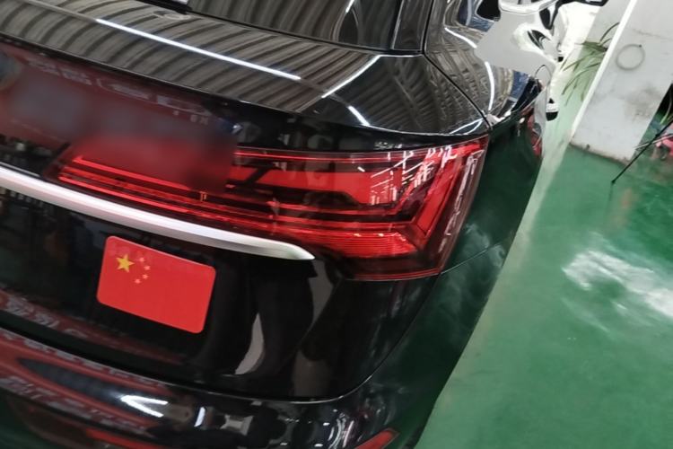 Used Audi Q5L 2022 Updated 40T Luxury Dynamic Edition Right Rear Taillight