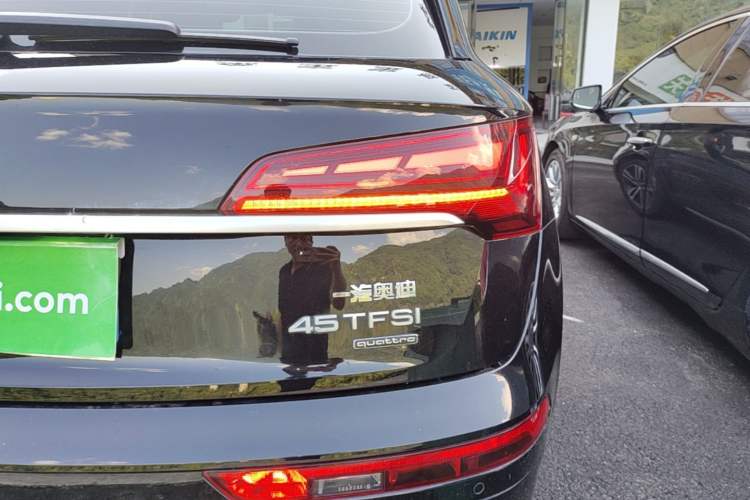 Used Audi Q5L 2022 Updated 40T Luxury Dynamic Edition Right Rear Taillight
