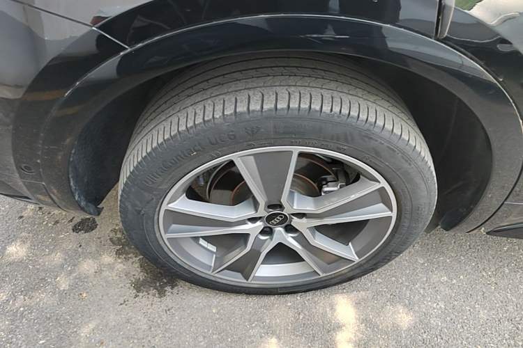 Used Audi Q5L 2022 Updated 45T Luxury Dynamic Version Right Rear Wheel Hub