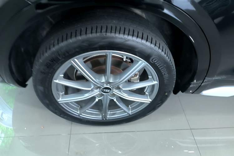 Used Audi Q5L 2022 Updated 45T Luxury Dynamic Version Right Rear Wheel Hub
