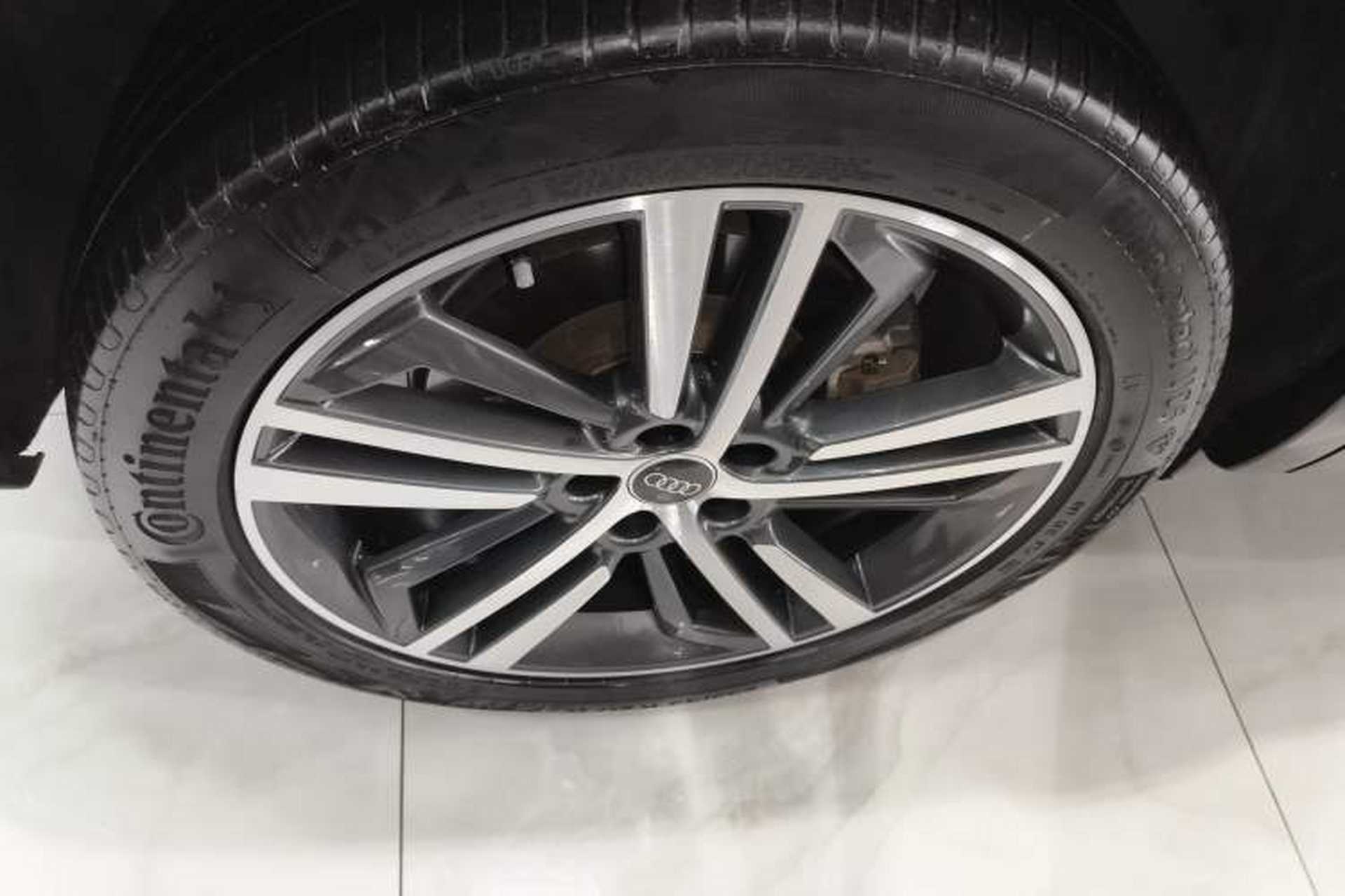 Used Audi Q5L 2022 40T Fashionable and Dynamic Model Right Rear Wheel Hub