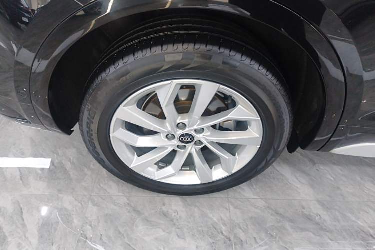 Used Audi Q5L 2022 Updated 40T Luxury Dynamic Edition Right Rear Wheel Hub