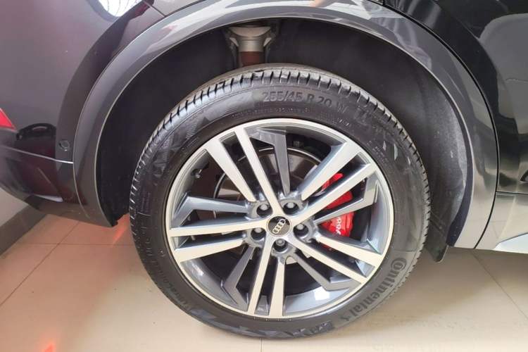Used Audi Q5L 2022 Updated Version 40T Luxury Elegant Edition Right Rear Wheel Hub