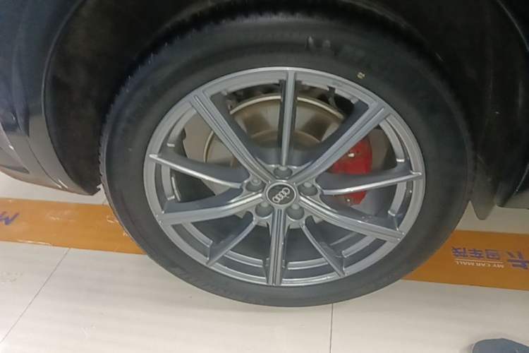 Used Audi Q5L 2022 40T Luxury Dynamic Model Right Rear Wheel Hub