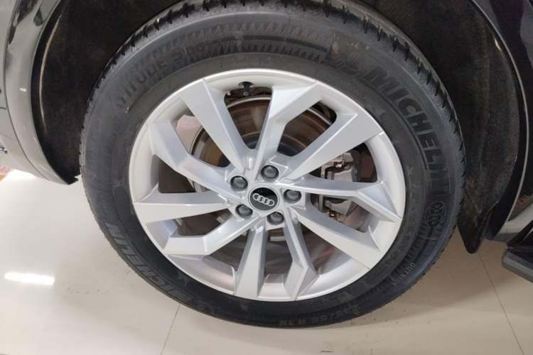 Used Audi Q5L 2022 Updated 40T Luxury Dynamic Edition Right Rear Wheel Hub
