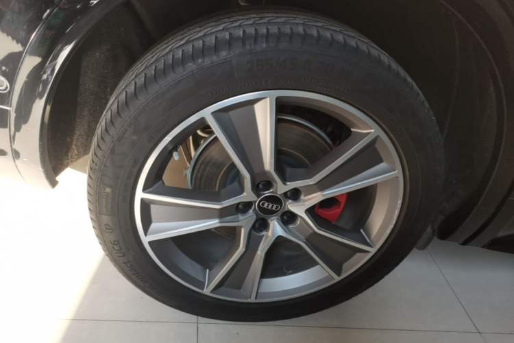 Used Audi Q5L 2022 Updated 45T Luxury Dynamic Version Right Rear Wheel Hub